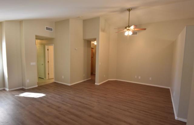 10384 W TONOPAH Drive Gallery 3