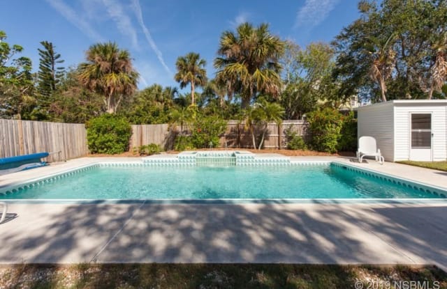 110 Due East Street - 110 Due East Avenue, New Smyrna Beach, FL 32169