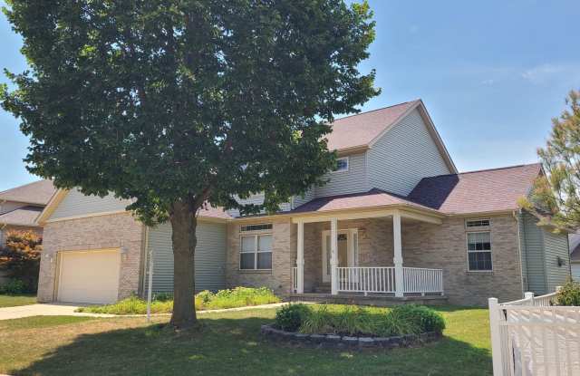 5 Bedroom 2 and 1/2 bathrooms located in Cherry Hills Subdivision! Available Now! photos photos