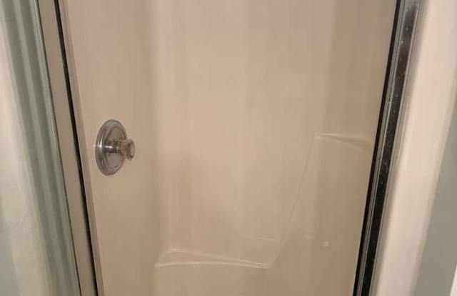 Room in 3 Bedroom Home at Dunford St photos photos