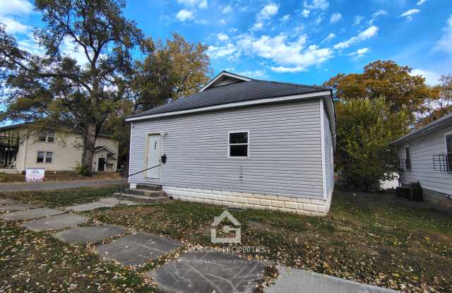 2304 Hendricks Street - 2304 Hendricks Street, Anderson, IN 46016 2304 Hendricks Street - 2304 Hendricks Street, Anderson, IN 46016