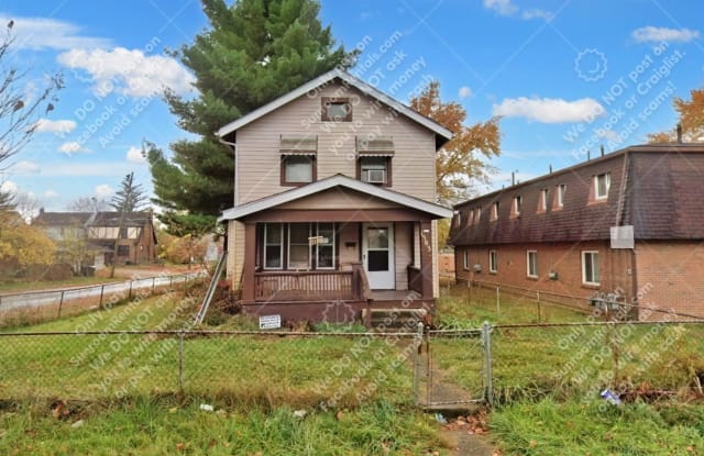 1583 Briarwood Ave - 1583 Briarwood Avenue, Columbus, OH 43211