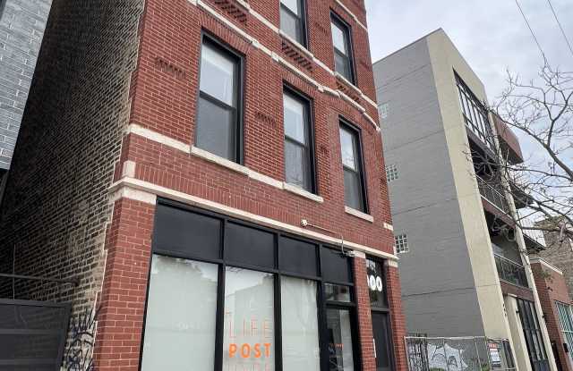 900 North Ashland Avenue Gallery 2