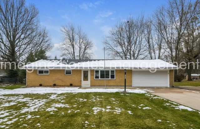1372 Roseland Drive Gallery 3