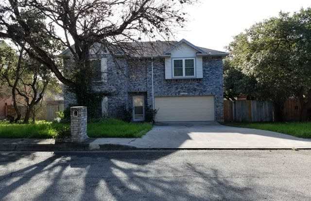 Large 4 bedroom 2 1/2 bath in Northwest Crossing Subdivision. 2295 sq. ft. Gallery 1