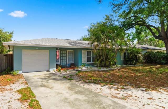 1600 SHERWOOD STREET photos photos