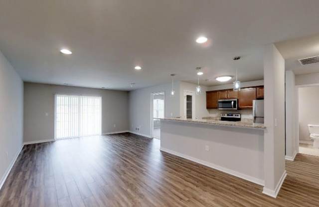 Condo Style Upper 2 Bedroom 2 Bathroom Apartment photos photos