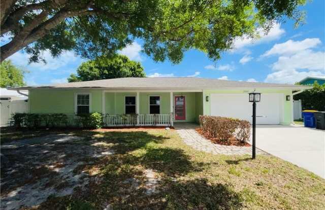 2061 NE Hoya Calle photos photos