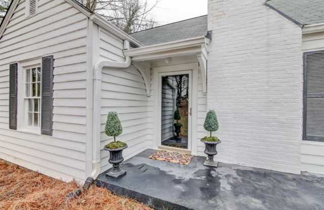 142 Mt Paran Road Gallery 2