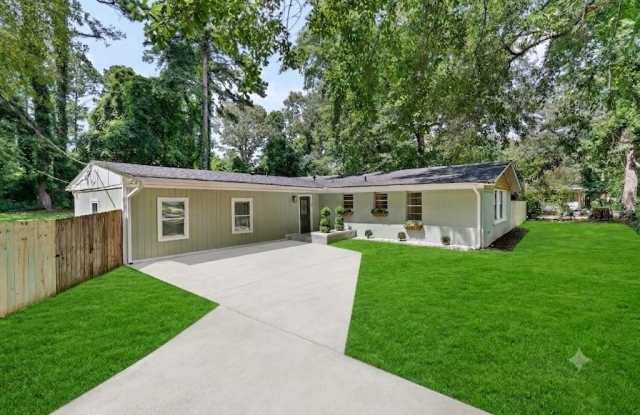 3605 Forest Trail Gallery 2