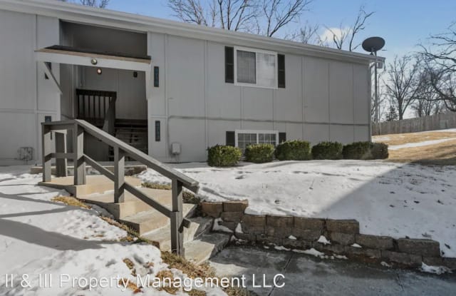 4711 Switzer St - 4711 Switzer Lane, Shawnee, KS 66203