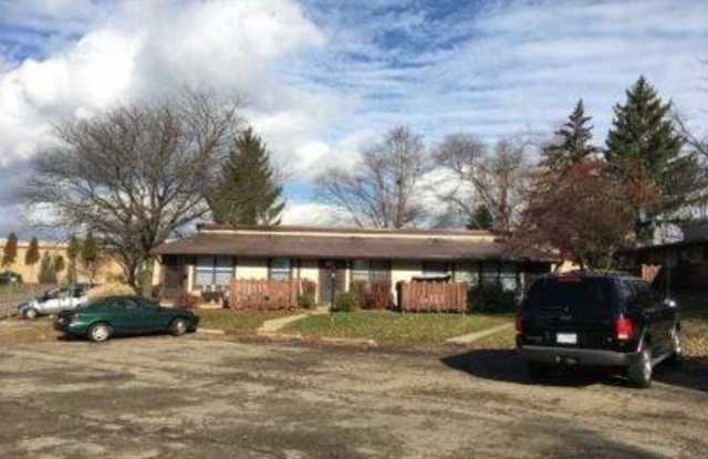 3131 33rd NE St - 3131 33rd Street Northeast, Canton, OH 44705