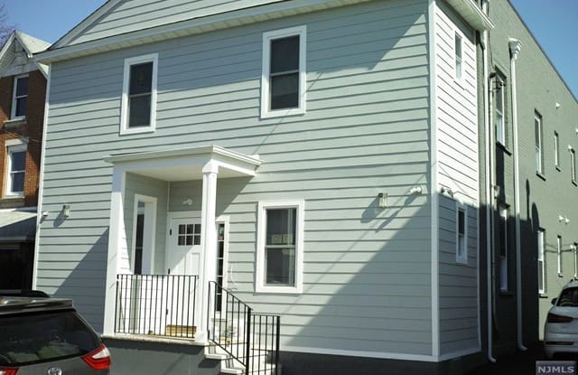 11 Bellview Place - 11 Bellview Place, Palisades Park, NJ 07650