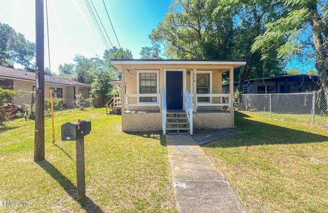 718 LYNTON Street photos photos