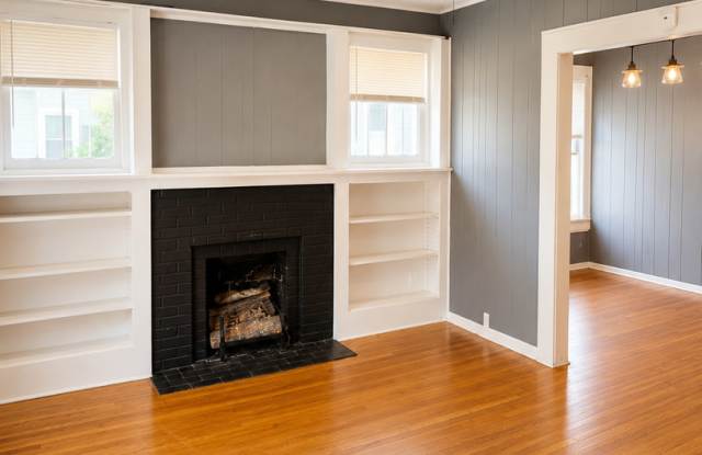 Convenient Ardmore Location photos photos