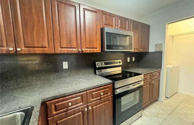 5004 S Harbor Isles Dr photos photos