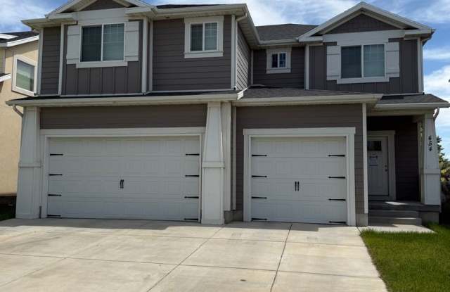 Great 4-Bedroom Home in Vineyard! photos photos