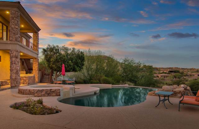 9245 N CRIMSON Canyon Gallery 4