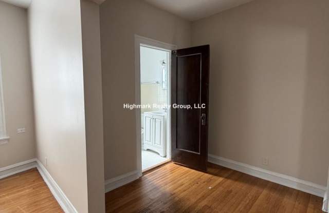 1143 West Morse Gallery 4