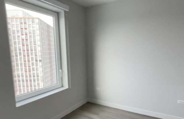 1157 W Erie Gallery 3