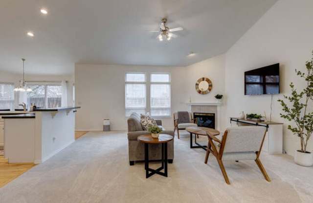 Fully Furnished Single-Level Home Gallery 4