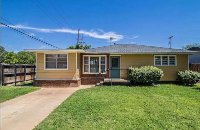 LEASE ONLY 2822 3rd Street Gallery 1