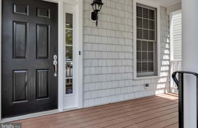 208 PERSHING AVENUE NW Gallery 3