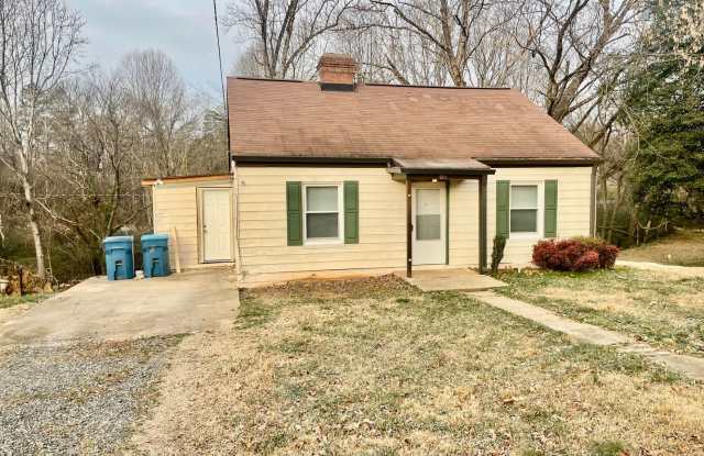 Welcome to this charming 2-bedroom, 1-bathroom home located in the vibrant community of Hickory, NC. - 420 27th Street Place Southwest, Long View, NC 28602