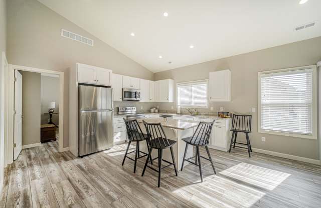 179 Lakeshore Ct photos photos