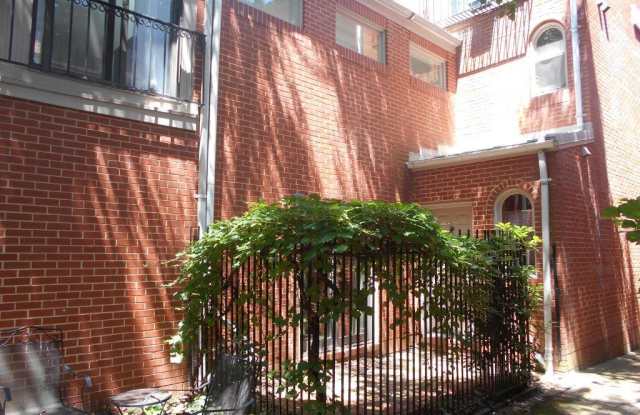 123 W LEE STREET Gallery 2