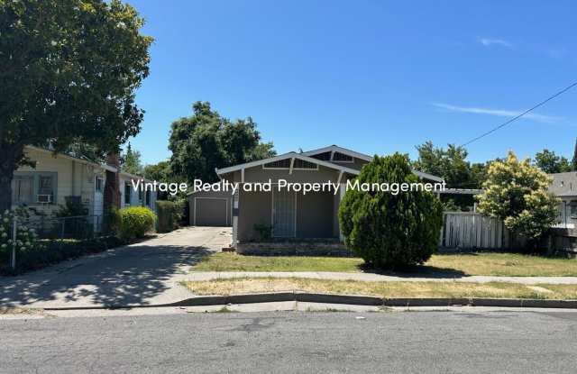 Updated Single Story 3 Bedroom Home That Is Ready To Go!!! photos photos
