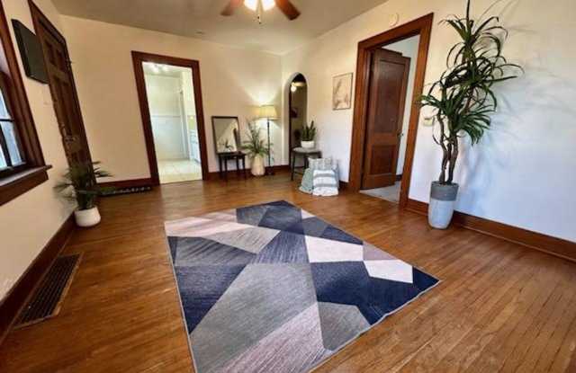 2 bed, 1 bath home for rent in Waterloo photos photos