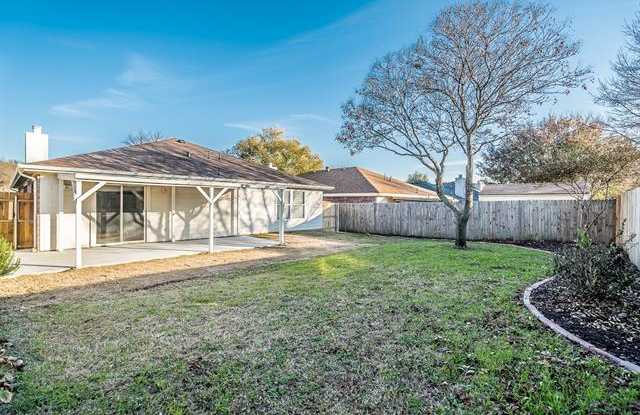 2713 Bluffs Court Gallery 3