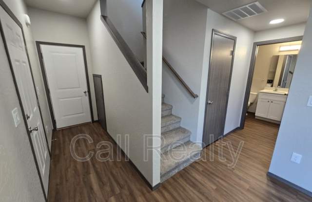 308 S Clinton Ln Gallery 2