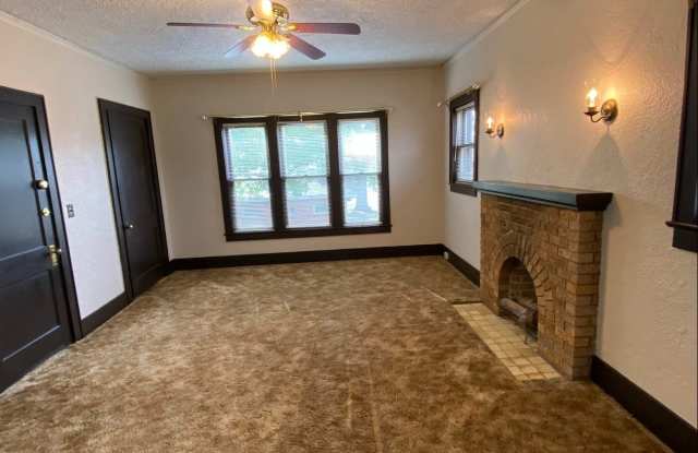 201 South Cravens Street - 4 Gallery 3