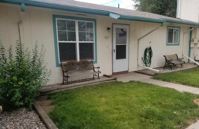 Cozy 2 bedroom in quiet cul-de-sac photos photos