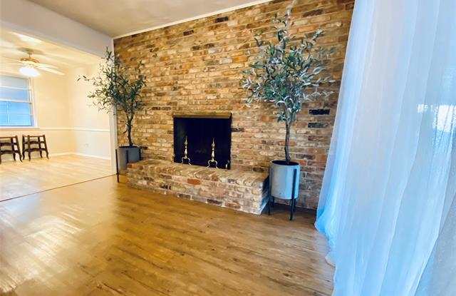 10305 Chesterton Drive Gallery 4