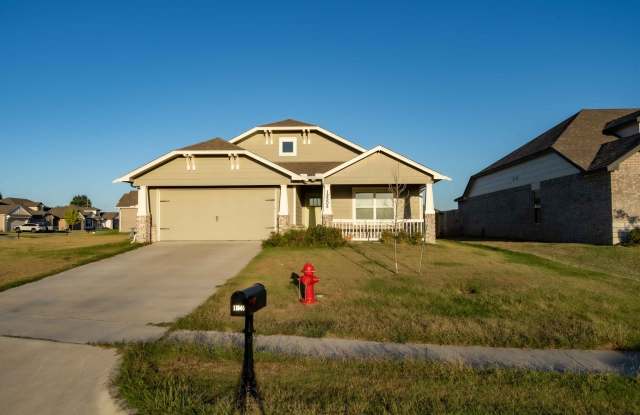 New Build Simmons Home and RARE - 4 Bedroom Owasso home photos photos