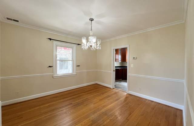 1004 Noyes Drive Gallery 3