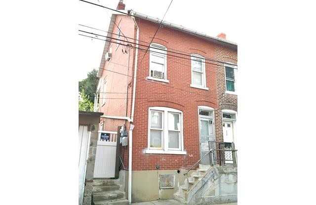 3-Bedroom Apartment in Allentown photos photos