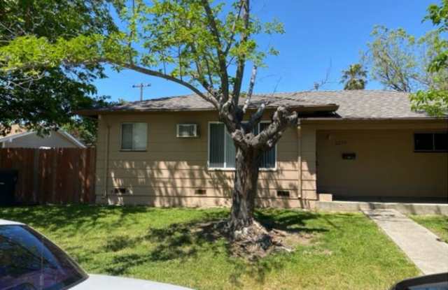 2295 Craig Avenue photos photos