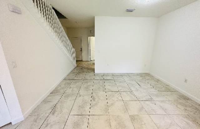 346 Northeast 208th Terrace Gallery 4