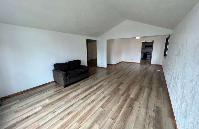 877 Westrop Drive Gallery 2