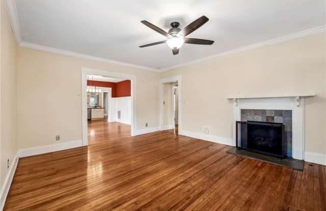 976 Hall Place NW Gallery 3