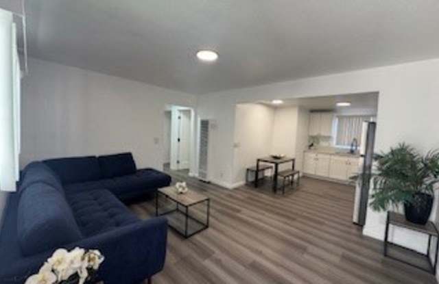 9404 S. Figueroa St.#4 photos photos