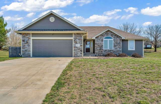 Italian Estates Property Management - 3717 Shadow Wood Lane, Manhattan, KS 66503