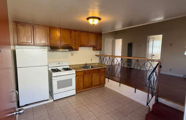 45th St, 317 photos photos