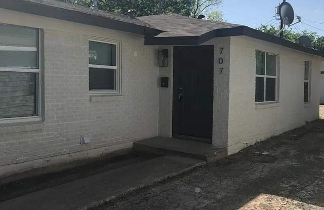 ADORABLE 2 BEDROOM 1 BATH HOUSE photos photos