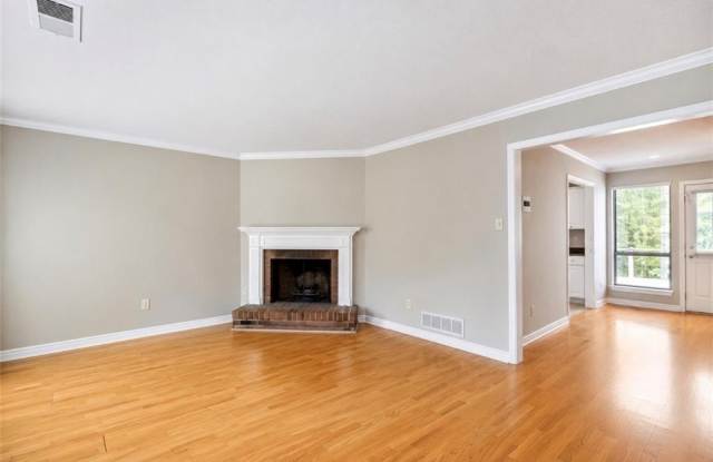 2390 Newport Landing Gallery 2