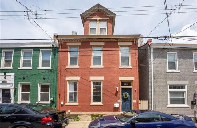Stunning South Side 3BR - Skyline Views, Master Suite & Finished 3rd Floor photos photos
